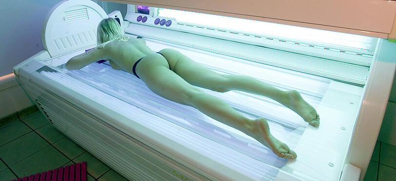 iSunTan: Ob man wohl mit digitalen Hitzestäben genauso Braun wird wie in einem echten Solarium?