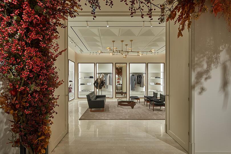 Massimo Dutti Flagship-Store in der Münchner Theatinerstraße öffnet nach über 7-monatiger Umbauphase wieder seine Türen.
