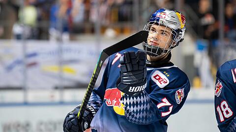 Beim EHC München schon auf Augenhöhe mit den Großen: John Jason Peterka (17).