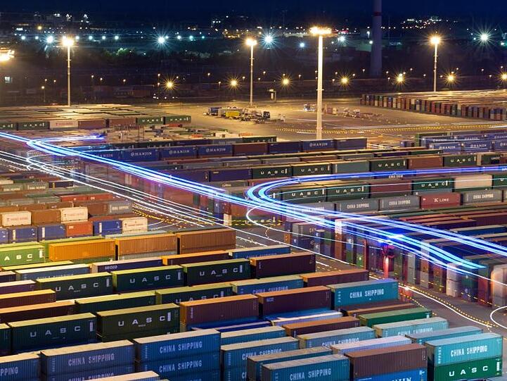 Container im Hafen von Hamburg: Zum ersten Mal seit dreieinhalb Jahren ist die deutsche Wirtschaft wieder geschrumpft.