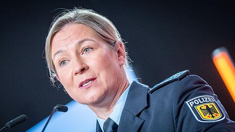 Claudia Pechstein ist bei öffentlichen Auftritten oft in ihrer Polizei-Uniform zu sehen, so auch bei der Verhandlung am OLG München. (Archivbild vom CDU-Grundsatzkonvent )