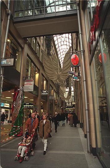Auch in der Kaufinger Passage herrscht stets reger Betrieb.