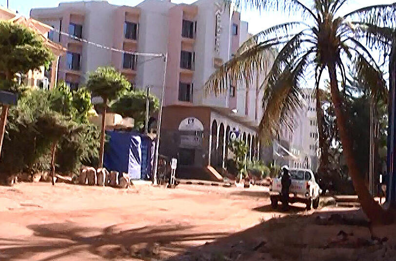 Islamistische Terroristen hatten in einem Hotel in Bamako (Mali) Geiseln genommen. Die Bilder.