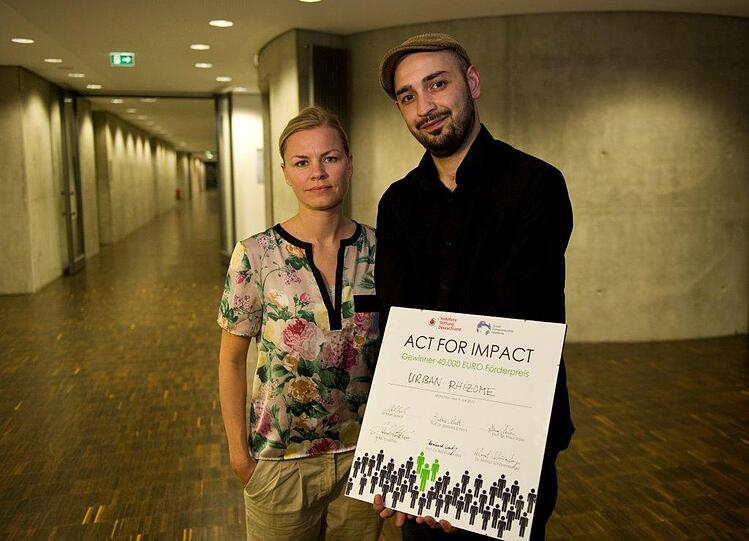 Haben letztes Jahr gewonnen: Das Gewinnerteam von &bdquo;Bildung für Wohnen&ldquo; Mustafa Tazeoglu und Christine Bleks aus München.