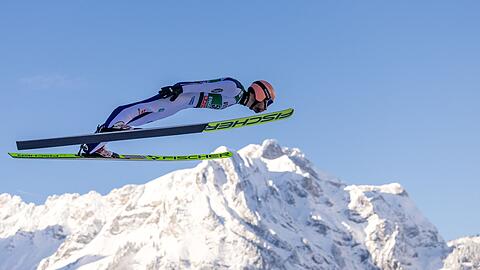 Kam beim Weltcup in Engelberg zweimal auf eine Weite von 135 Metern: Skispringer Pius Paschke.