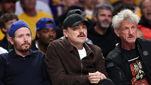 Kevin Connolly, Leonardo DiCaprio und Sean Penn (v.l.n.r.) beim Lakers-Spiel.