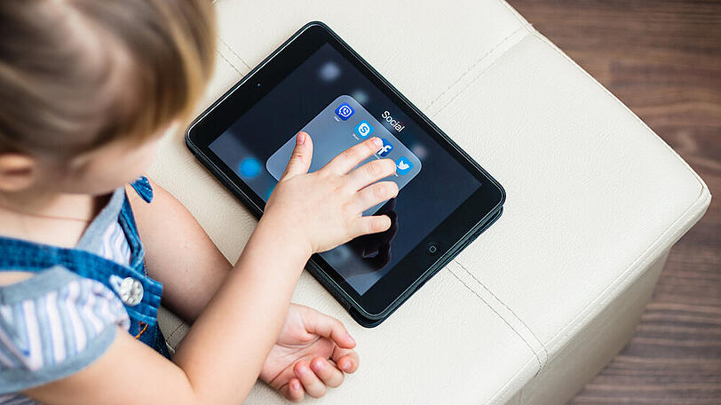 Kinder können sich mit iPad und Co. auch sinnvoll beschäftigen.