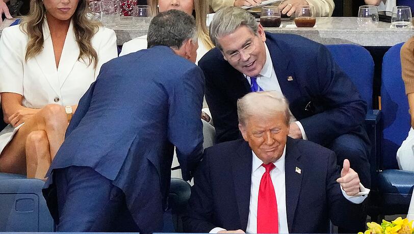 US-Präsident Donald Trump verfolgte das Finale auf der Tribüne. US-Präsident Donald Trump verfolgte das Finale auf der Tribüne.