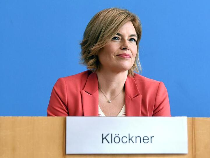 "In der jetzigen Lage hat die Aufrechterhaltung der Lebensmittelversorgung höchste Priorität", sagt Julia Klöckner.
