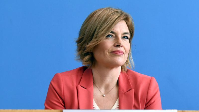 "In der jetzigen Lage hat die Aufrechterhaltung der Lebensmittelversorgung höchste Priorität", sagt Julia Klöckner. "In der jetzigen Lage hat die Aufrechterhaltung der Lebensmittelversorgung höchste Priorität", sagt Julia Klöckner.