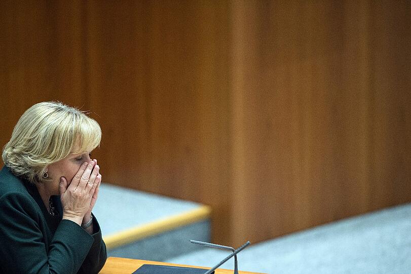 Hannelore Kraft während der Anhörung zu den Kölner Vorgängen im Landtag. Es tue ihr "unendlich leid", sagte sie in ihrer Rede.