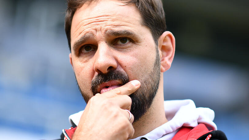 Nachdenklich: Stefan Ruthenbeck, Trainer des 1. FC Köln.