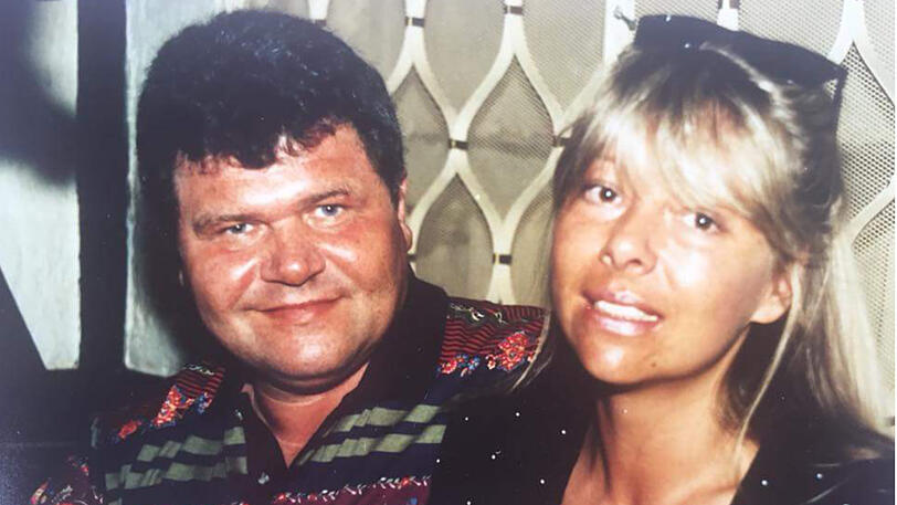 Hans Fretz (&dagger; 55) hat lange Jahre das Café Schiller geführt. Nach seinem Tod übernimmt seine Lebensgefährtin Andrea Langwieder.