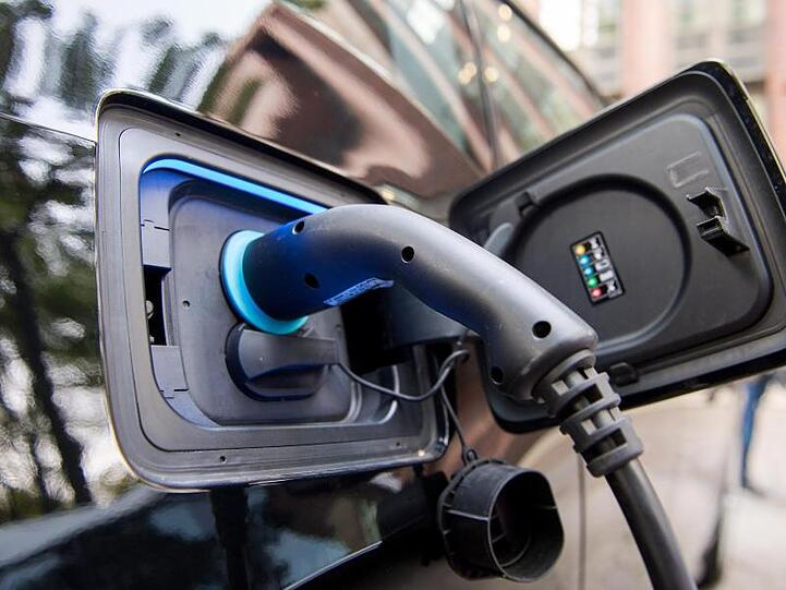 Eine Ladestation für Elektrofahrzeuge in Hamburg.