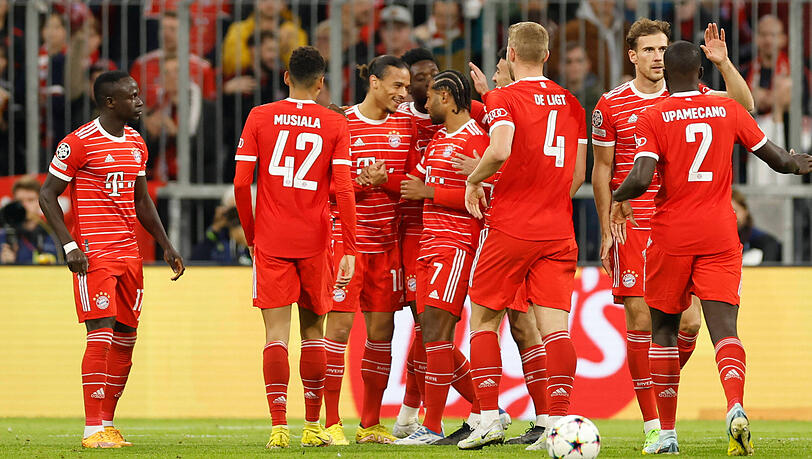 Die Bayern bejubeln die deutliche Führung gegen Viktoria Pilsen. Die Bayern bejubeln die deutliche Führung gegen Viktoria Pilsen.