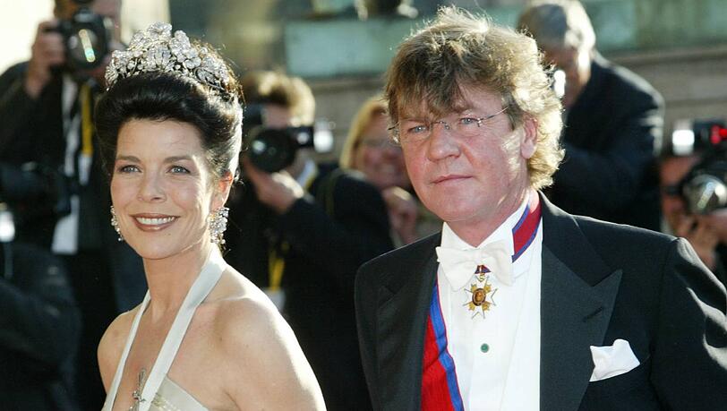 Heimat Hannover: Pinkel- und Prügel-Prinz Ernst August von Hannover mit seine Frau,Caroline von Monaco. Aus dem Hause Hannover stammen sechs britische Könige. Seinen Vorfahren gehörte sogar Bayern. Heimat Hannover: Pinkel- und Prügel-Prinz Ernst August von Hannover mit seine Frau,Caroline von Monaco. Aus dem Hause Hannover stammen sechs britische Könige. Seinen Vorfahren gehörte sogar Bayern.