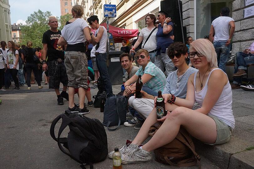 Die Bilder vom vielfältigen lesbischen Straßenfest in der Angertorstraße.