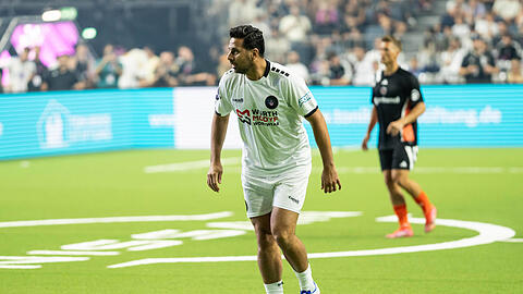 Claudio Pizarro erzielte für den FC Bayern 125 Treffer in 327 Pflichtspielen. Heute geht er in der Icon League auf Torejagd.