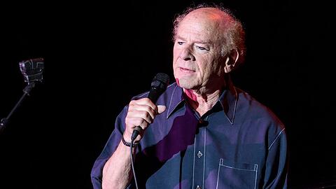 F&uuml;r das ausgefallene Art-Garfunkel-Konzert wird ein Ersatztermin gesucht.