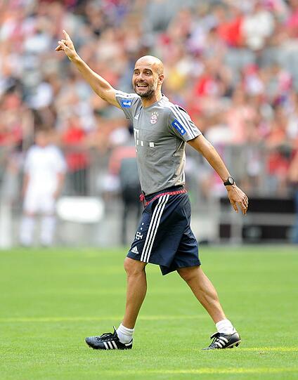 Die Bilder von der Teampresentation und dem anschließenden Showtraining des neuen FC Bayern-Kaders.