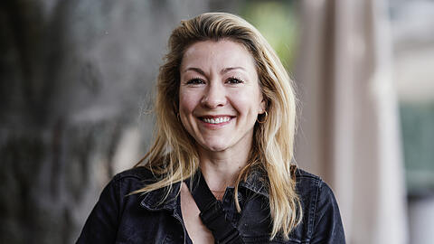 Genija Rykova wurde 1986 in Irkutsk geboren. Sie kam als Kind aus Sibirien nach München. Sie studierte an der Bayerischen Theaterakademie und wurde noch während des Studiums an die Kammerspiele engagiert. Martin Kušej holte sie 2012 ans Residenztheater. Die Schauspielerin ist auch regelmäßig als Jazz-Sängerin unterwegs und spielte u.a. in der Serie "Servus Baby".