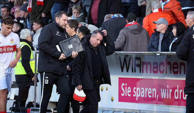 Ratlos, planlos und schwer frustriert: L&ouml;wen-Trainer Markus Kauczinski scheint daran zu scheitern, woran schon so viele seiner Vorg&auml;nger gescheitert sind.