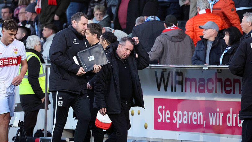 Ratlos, planlos und schwer frustriert: L&ouml;wen-Trainer Markus Kauczinski scheint daran zu scheitern, woran schon so viele seiner Vorg&auml;nger gescheitert sind.
