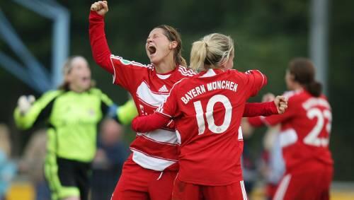 Jubel:Die Bayern-Frauen Julia und Bianca Rech. Jubel:Die Bayern-Frauen Julia und Bianca Rech.