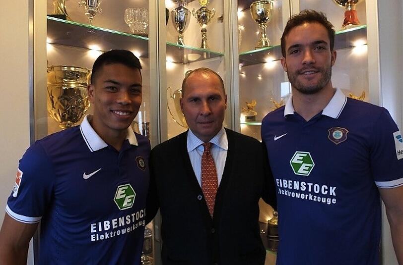 Bobby Wood (li.) in neuem Dress: Der US-Amerikaner stürmt für Aue.