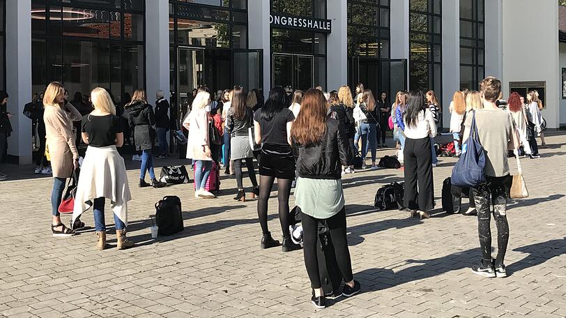 Großer Andrang vor der Alten Kongresshalle in München.