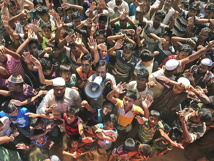 Rohingya-Flüchtlinge protestieren im Lager Unchiprang gegen ihre Rückführung nach Myanmar.