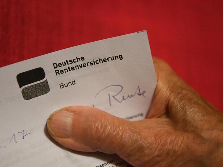 Die Mütterrente wird ab 2019 deutlich ausgeweitet. Erziehungszeiten für vor 1992 geborene Kinder werden stärker angerechnet.