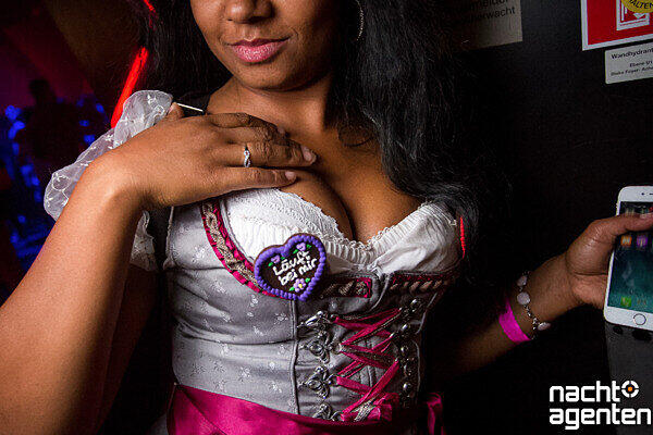 Etwas züchtiger, aber immer noch ganz schön sexy waren die After-Wiesn-Partys am Wochenende im Neuraum.