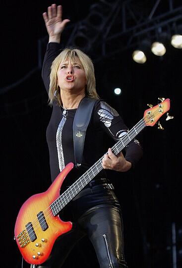 Die Sängerin und Bassistin Suzie Quatro.