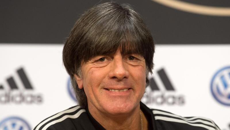 Hatte durch einen Sportunfall im Juni erstmals Spiele der Fußball Nationalmannschaft verpasst: Bundestrainer Joachim Löw. Hatte durch einen Sportunfall im Juni erstmals Spiele der Fußball Nationalmannschaft verpasst: Bundestrainer Joachim Löw.