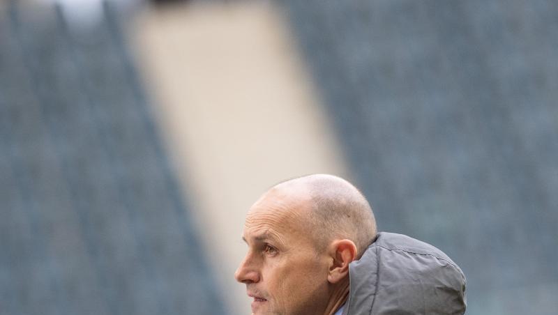 Der Augsburger Trainer Heiko Herrlich.