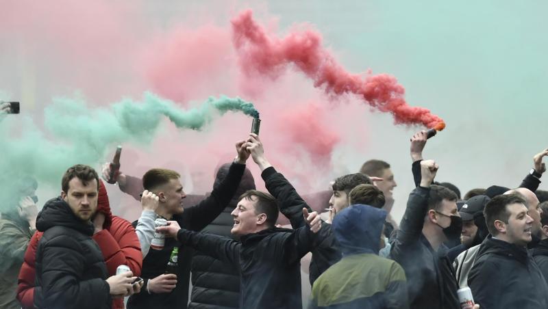 Fans von Manchester United zeigten ihre Unzufriedenheit auf der Straße.