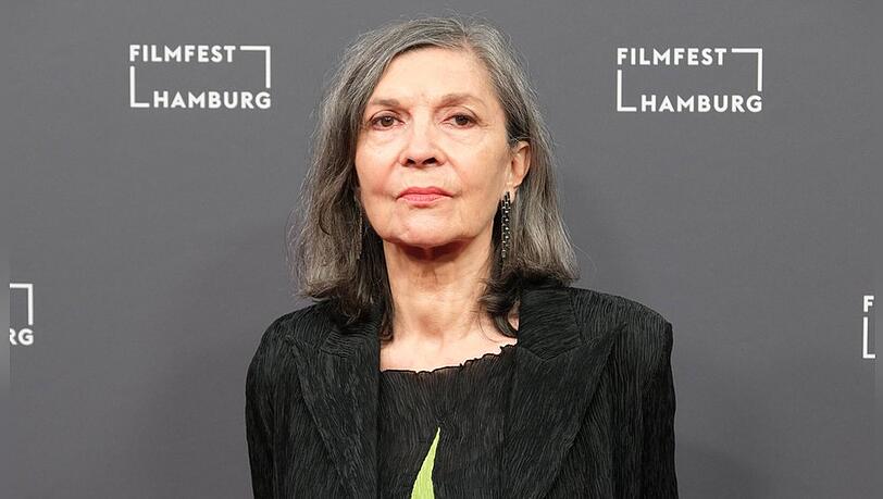 Isolde Barth ist auf einen Blinden-Taststock angewiesen. Isolde Barth ist auf einen Blinden-Taststock angewiesen.