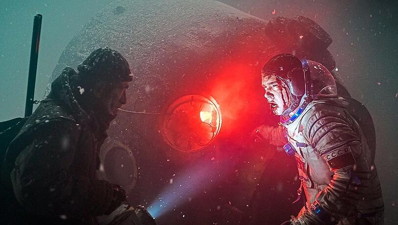 Alien an Bord: Im russischen Sci-Fi "Sputnik" kommen Kosmonauten nicht allein auf die Erde zurück. Alien an Bord: Im russischen Sci-Fi "Sputnik" kommen Kosmonauten nicht allein auf die Erde zurück.