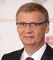 Seit der ersten Folge Moderator bei "Wer wird Millionär?": Günther Jauch. Seit der ersten Folge Moderator bei "Wer wird Millionär?": Günther Jauch.
