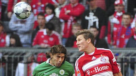 Auf dem Platz läuft es für Bastian Schweinsteiger derzeit glänzend. Weil er sich aber gerne von seinen Beratern trennt, muss er jetzt vor Gericht.