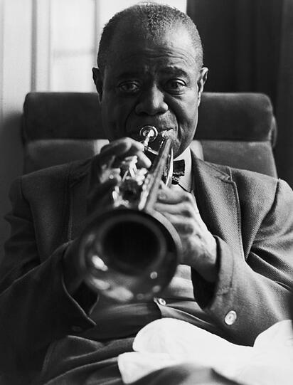 Louis Armstrong starb 1971 in New York im Alter von 69 Jahren an den Folgen eines Herzinfarkts. Louis Armstrong starb 1971 in New York im Alter von 69 Jahren an den Folgen eines Herzinfarkts.