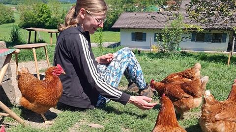 Ballerina, Adonis, Principessa und 20 weitere der Hühner dürfen auf dem Lebenshof wohnen.