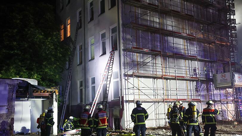 Bei dem Brand in der Nähe des Hamburger Hauptbahnhofs wurden 14 Menschen verletzt. Bei dem Brand in der Nähe des Hamburger Hauptbahnhofs wurden 14 Menschen verletzt.