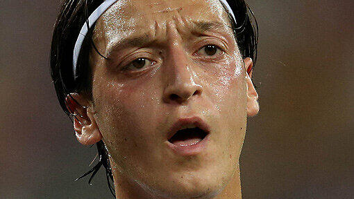 Erstmals während der EM in Polen und der Ukraine hat Joachim Löw seinen Spielern einen freien Nachmittag gewährt. Özil. Schweinsteiger und Bender trainierten nicht. Erstmals während der EM in Polen und der Ukraine hat Joachim Löw seinen Spielern einen freien Nachmittag gewährt. Özil. Schweinsteiger und Bender trainierten nicht.