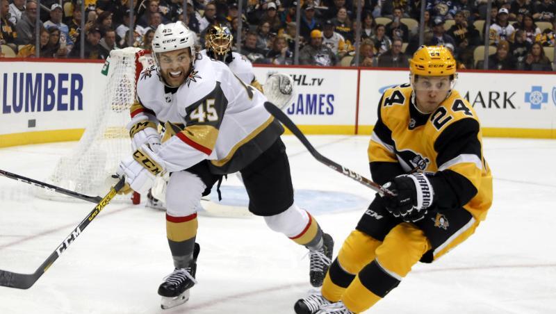 Dominik Kahun (r) kassierte mit den Pittsburgh Penguins eine Heimniederlage. Dominik Kahun (r) kassierte mit den Pittsburgh Penguins eine Heimniederlage.