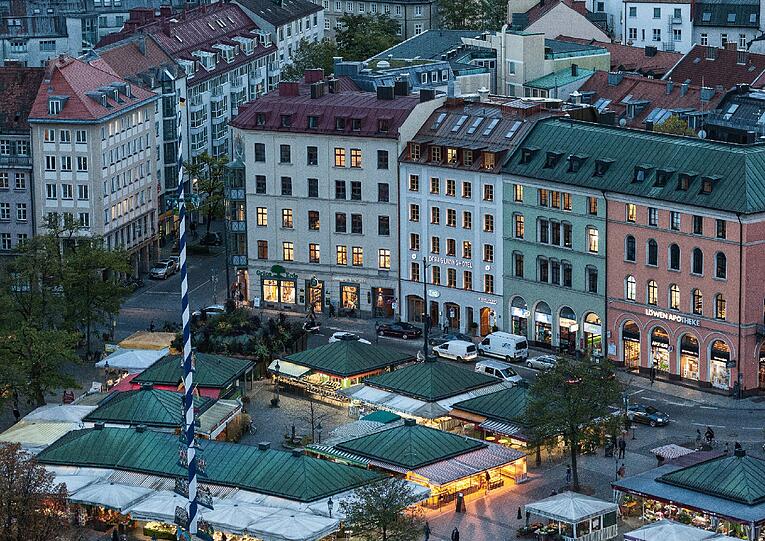 Das Hotel (mitte) arbeitet mit dem neuen Restaurant &bdquo;Tian&ldquo; zusammen. Foto: Derag Livinghotels
