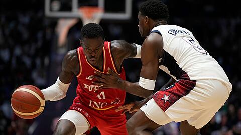 Dennis Schröder attackiert die Defense der USA.