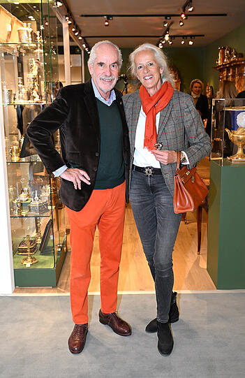 Hubertus Reygers und Frau Isabel erschienen farblich aufeinander abgestimmt bei der Kunstmesse in München.