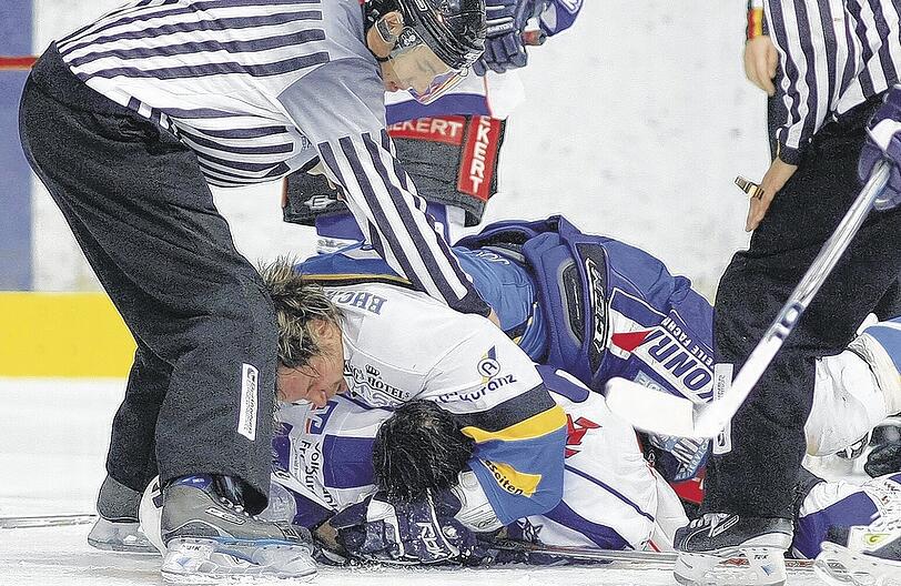 &bdquo;I mog di Freiburger einfach ned&ldquo;: Markus Jocher, der in dieser Saison erstmals in einem Heimspiel des EHC dabei ist, legte sich mit den Wölfen immer gerne an.